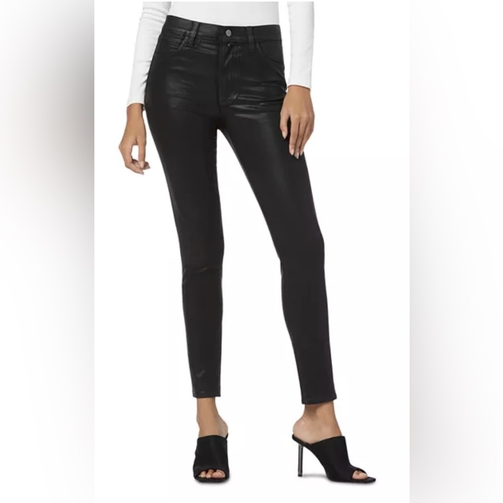 Versona women’s size 6 black textured faux leather pants skinny leg pull on